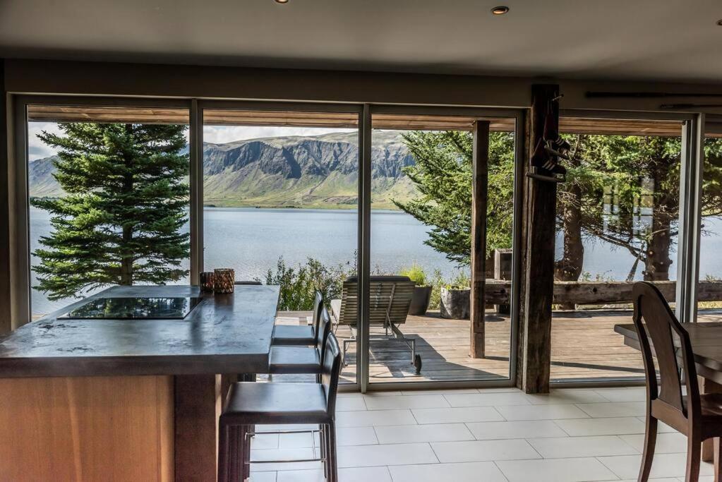 Luxury Lakefront Villa, Infinity Hot Tub And Sauna Grimsnes og Grafningshreppur Exterior photo